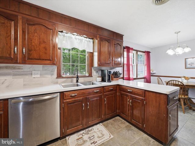 173 COLONIAL DR, Chambersburg, PA 17202