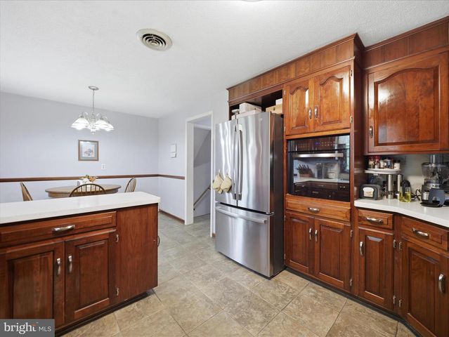 173 COLONIAL DR, Chambersburg, PA 17202