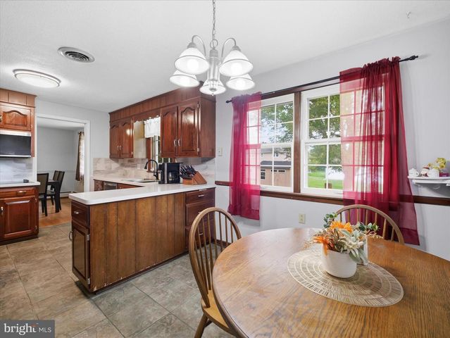 173 COLONIAL DR, Chambersburg, PA 17202
