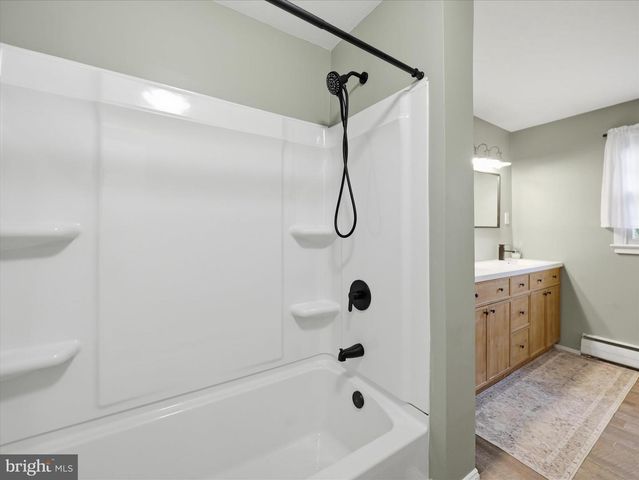 173 COLONIAL DR, Chambersburg, PA 17202