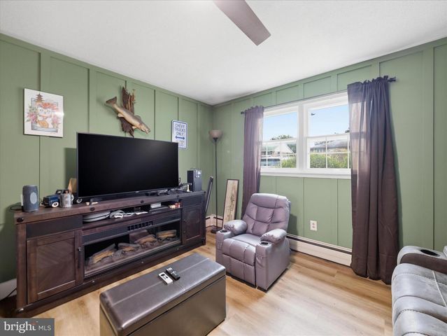 173 COLONIAL DR, Chambersburg, PA 17202