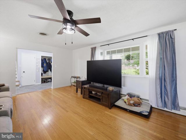 173 COLONIAL DR, Chambersburg, PA 17202