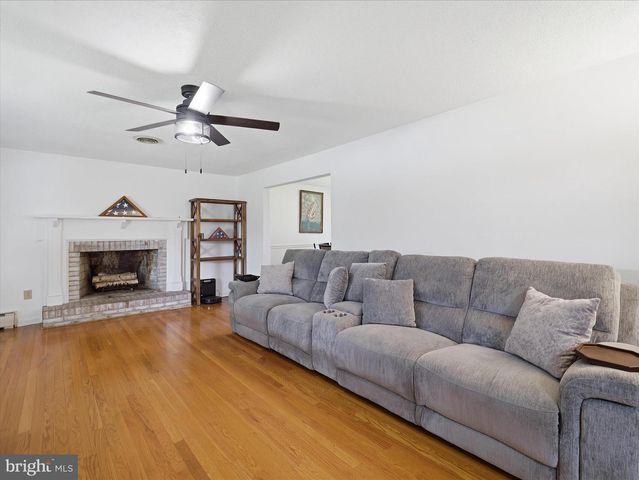 173 COLONIAL DR, Chambersburg, PA 17202