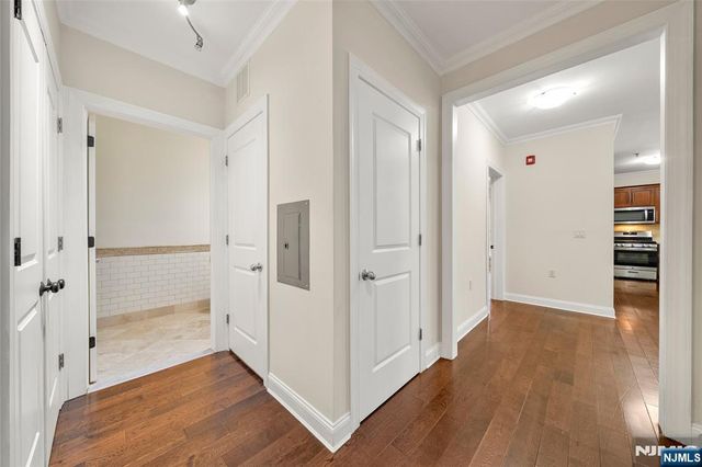 255 Laird 1, Cliffside Park, NJ 07010