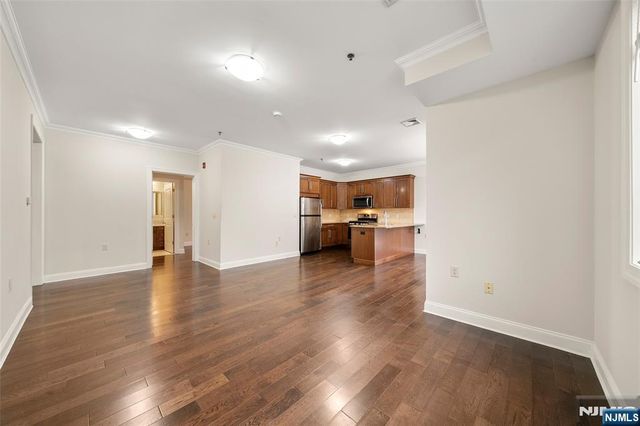 255 Laird 1, Cliffside Park, NJ 07010