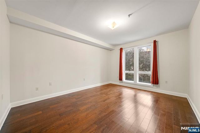 255 Laird 1, Cliffside Park, NJ 07010