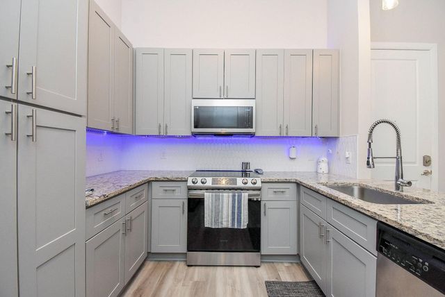 300 St Joseph Parkway 421, Houston, TX 77002