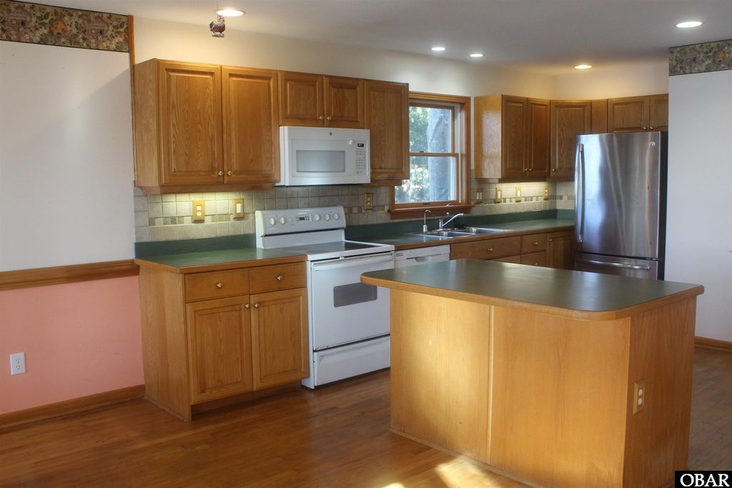 Image 5 of property listing at 1404 Captains Circle Lot 152, Kill Devil Hills, NC 27948