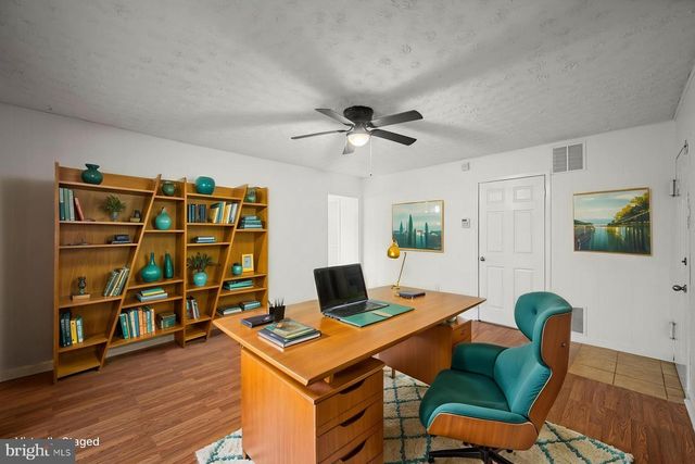 8904 ROYAL RIDGE LN, Laurel, MD 20708