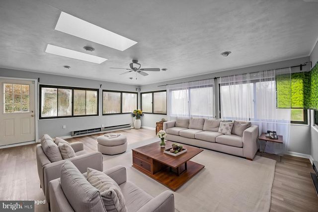 8904 ROYAL RIDGE LN, Laurel, MD 20708