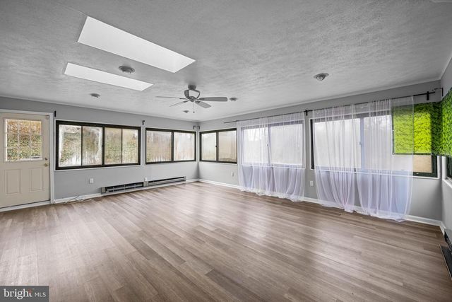 8904 ROYAL RIDGE LN, Laurel, MD 20708