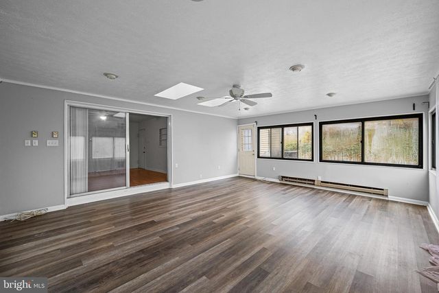 8904 ROYAL RIDGE LN, Laurel, MD 20708