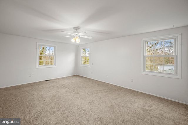 8904 ROYAL RIDGE LN, Laurel, MD 20708