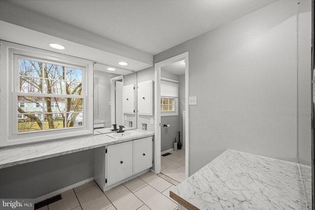 8904 ROYAL RIDGE LN, Laurel, MD 20708