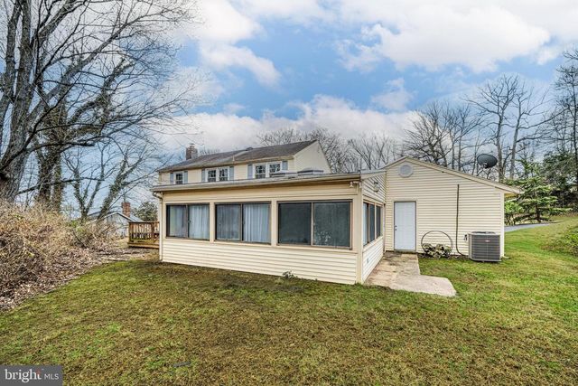 8904 ROYAL RIDGE LN, Laurel, MD 20708