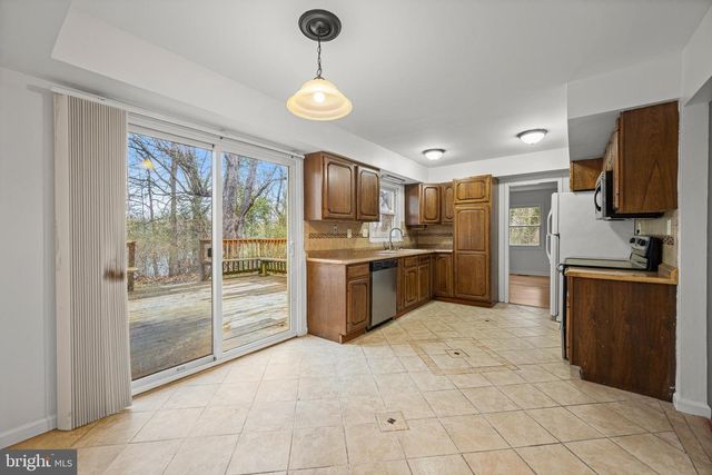 8904 ROYAL RIDGE LN, Laurel, MD 20708