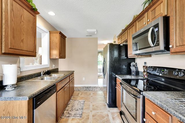 118 Phillip Mills Drive, Teachey, NC 28464