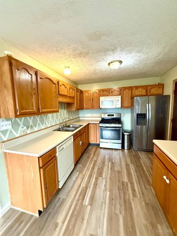 108 W Concord, Bloomingburg, OH 43106