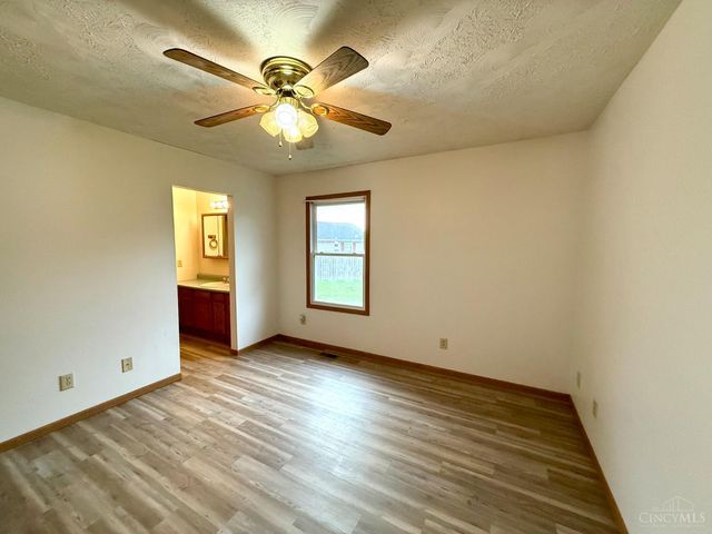 108 W Concord, Bloomingburg, OH 43106