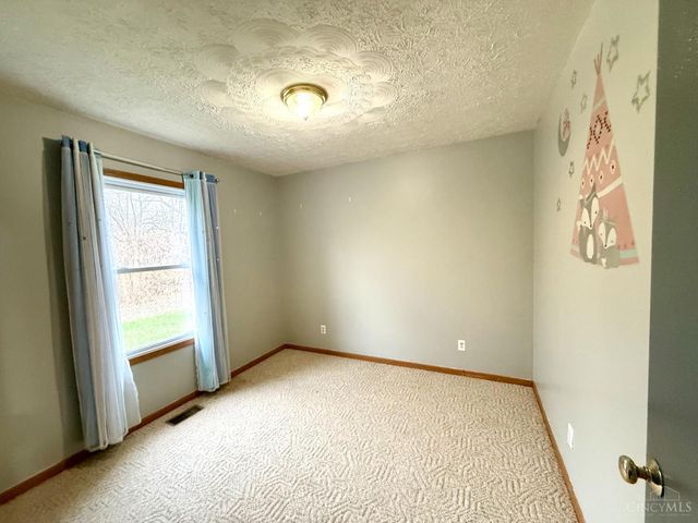 108 W Concord, Bloomingburg, OH 43106