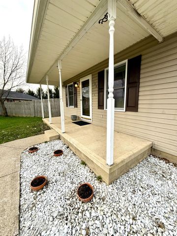 108 W Concord, Bloomingburg, OH 43106