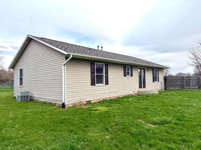 108 W Concord, Bloomingburg, OH 43106