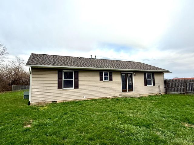 108 W Concord, Bloomingburg, OH 43106