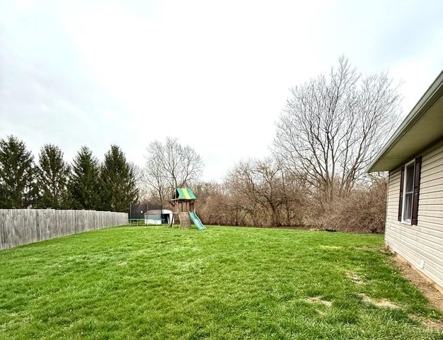 108 W Concord, Bloomingburg, OH 43106