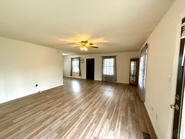 108 W Concord, Bloomingburg, OH 43106