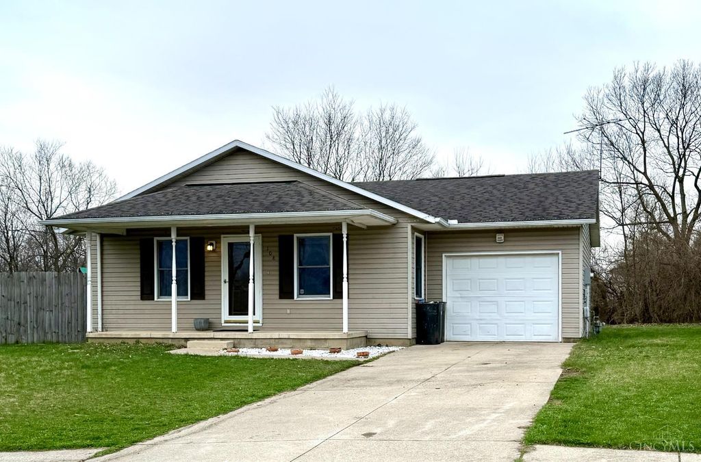 108 W Concord, Bloomingburg, OH 43106