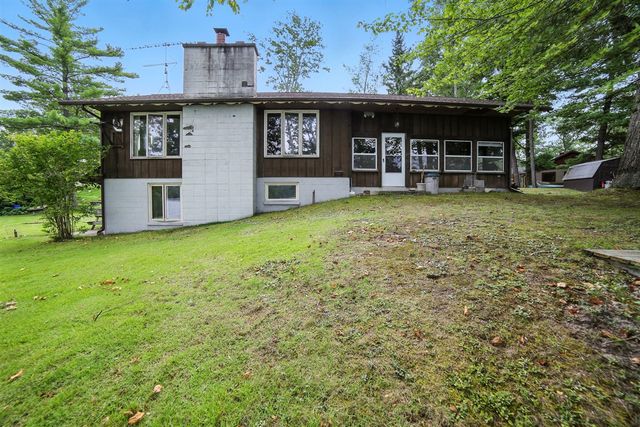 5985 Bayshore Drive, Irons, MI 49644