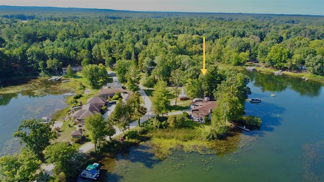 5985 Bayshore Drive, Irons, MI 49644