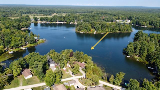 5985 Bayshore Drive, Irons, MI 49644