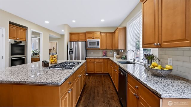 132 247th Avenue SE, Sammamish, WA 98074