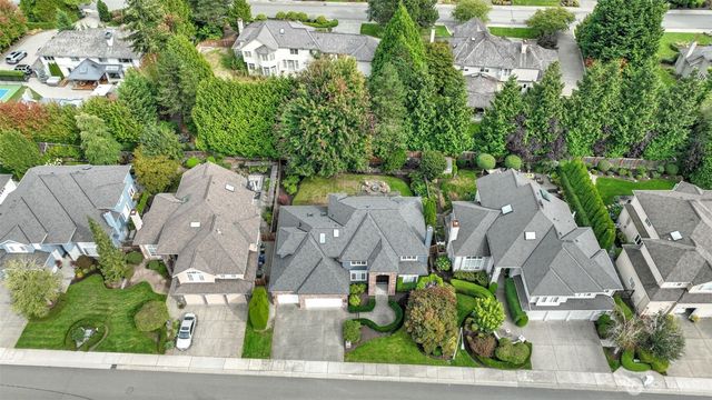 132 247th Avenue SE, Sammamish, WA 98074