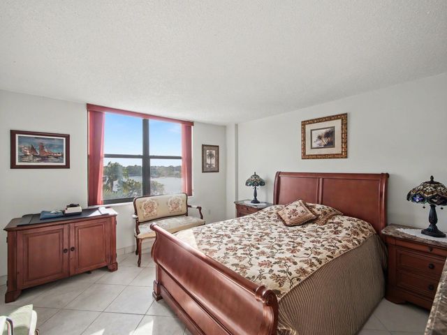 3545 S Ocean Boulevard 402, South Palm Beach, FL 33480