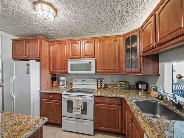 3545 S Ocean Boulevard 402, South Palm Beach, FL 33480