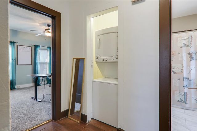 806 W Market Street, Bloomington, IL 61701