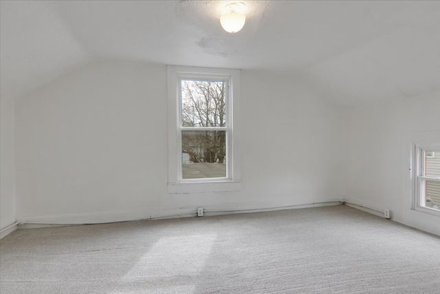 806 W Market Street, Bloomington, IL 61701