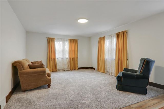 806 W Market Street, Bloomington, IL 61701