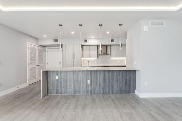 111 SE 1st Avenue 415, Delray Beach, FL 33444