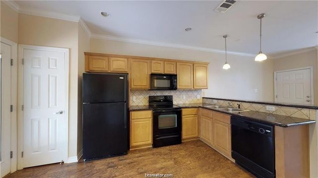 1198 Jones Butler Road 706, College Station, TX 77840