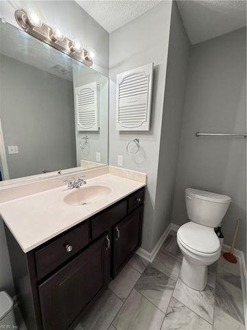 106 Kingsbridge LN, Yorktown, VA 23692