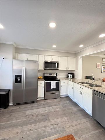 106 Kingsbridge LN, Yorktown, VA 23692