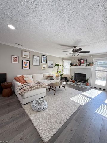 106 Kingsbridge LN, Yorktown, VA 23692