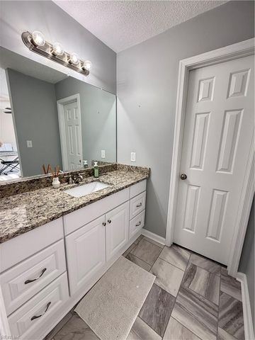 106 Kingsbridge LN, Yorktown, VA 23692