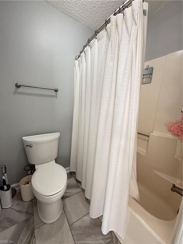 106 Kingsbridge LN, Yorktown, VA 23692