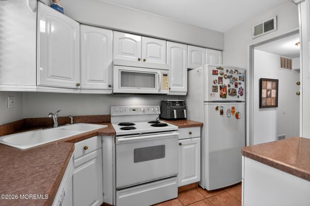 1311 Wellington Place, Aberdeen, NJ 07747