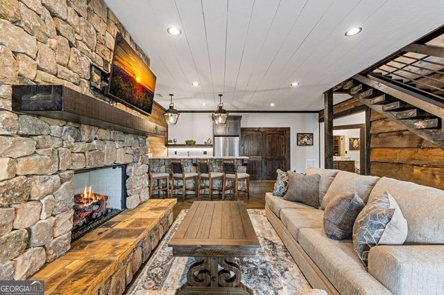 895 Price Road, Blue Ridge, GA 30513