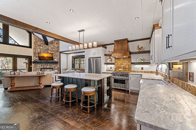 895 Price Road, Blue Ridge, GA 30513